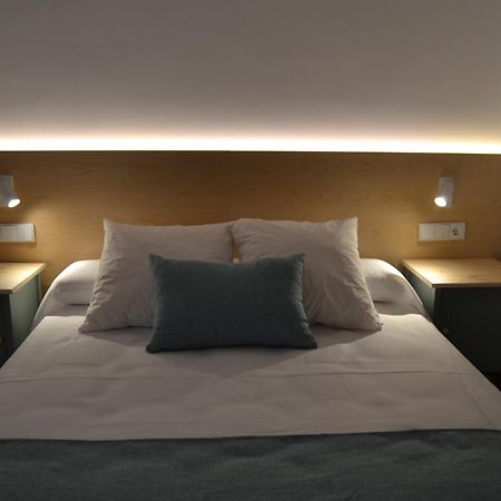 Hotel Oasis โกนิล เด ลาฟรอนเตรา ภายนอก รูปภาพ
