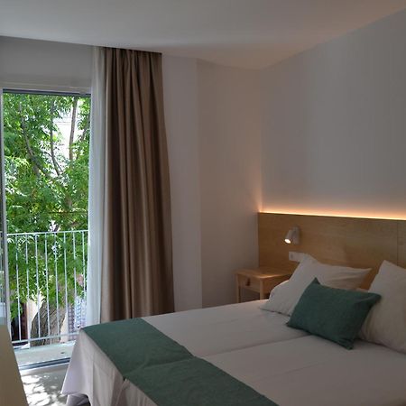 Hotel Oasis โกนิล เด ลาฟรอนเตรา ภายนอก รูปภาพ