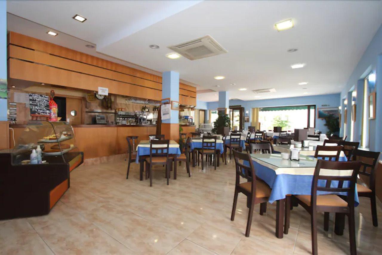 Hotel Oasis โกนิล เด ลาฟรอนเตรา ภายนอก รูปภาพ