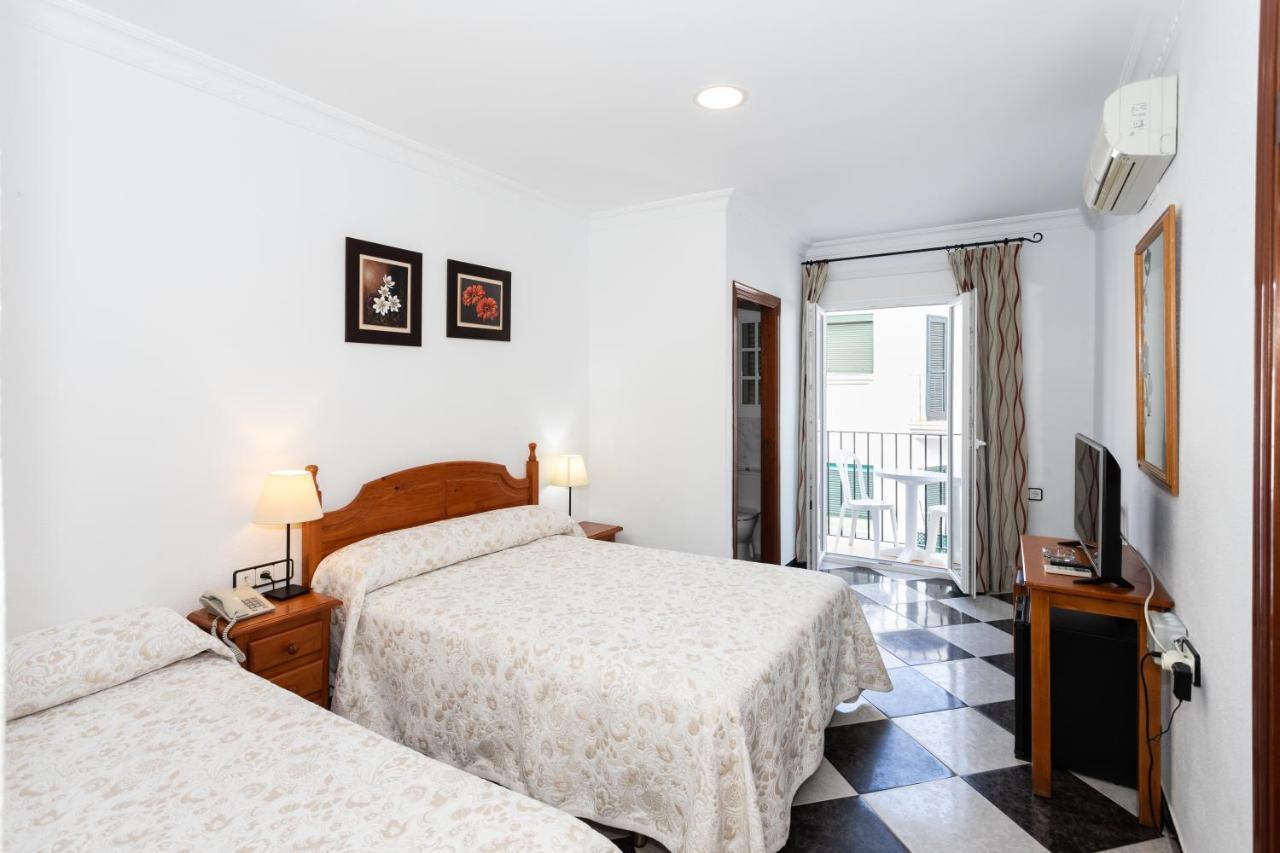Hotel Oasis โกนิล เด ลาฟรอนเตรา ภายนอก รูปภาพ